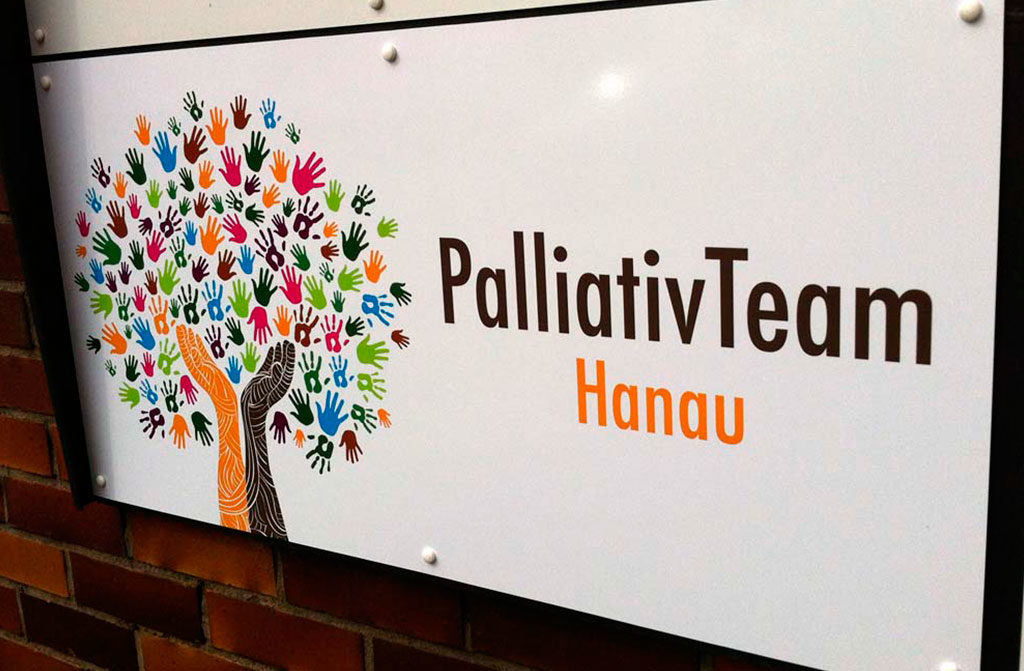 Alu Schild mit Digitaldruck für Hanauer Palliativ Team